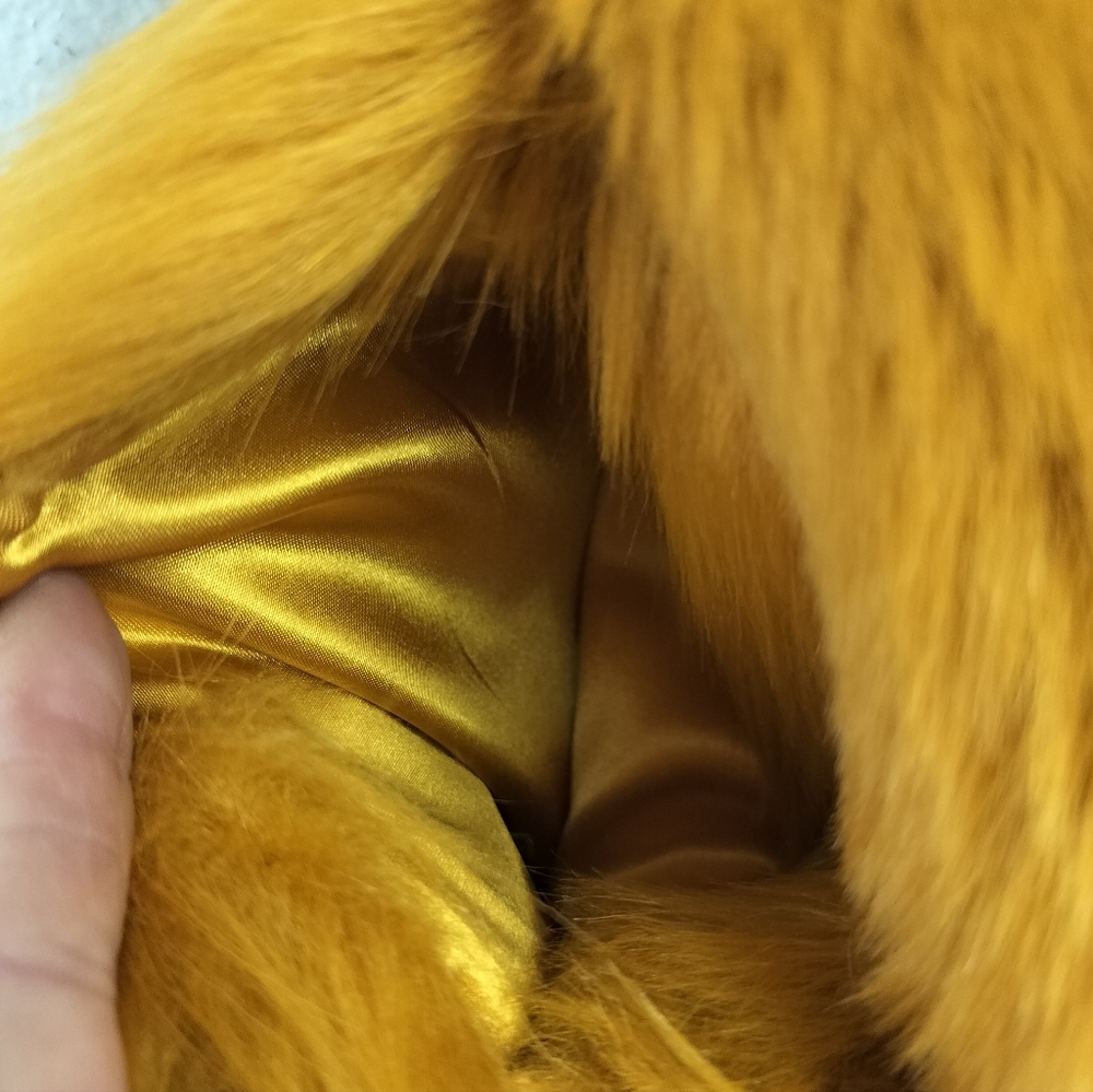 MARC NY Andrew Marc Faux Fur Golden Color Vest NWT - Picture 5 of 8